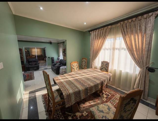 4 BEDROOM HOUSE FOR SALE IN EPWORTH